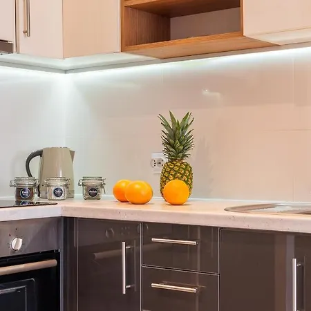 Chlodna 15 By Homeprime Apartment Warsaw